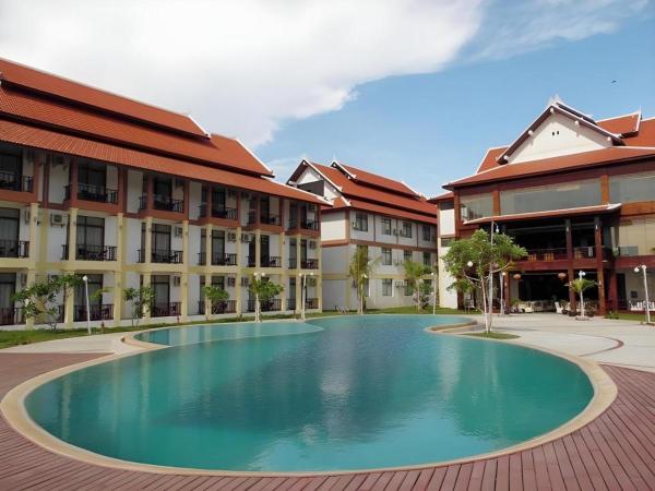 The photo shows the Xishuangbanna Hotel Managed by Xandria Hotel located in the city of Ban Nongkham.