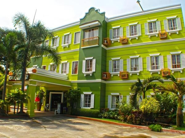 Na fotografii je vidět objekt Hotel Camila 2 nacházející se ve městě Dipolog.