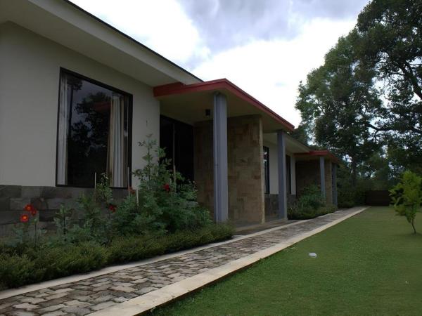 På bildet vises objektet Fafa Hill Hotel and Resort som ligger i byen Bogor.