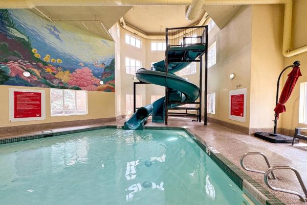 Foto 8: Super 8 by Wyndham Edmonton South