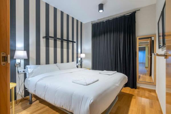 The Collection Barcelona - 2 bedroom with balcony in Eixample 3-2, Barcelone