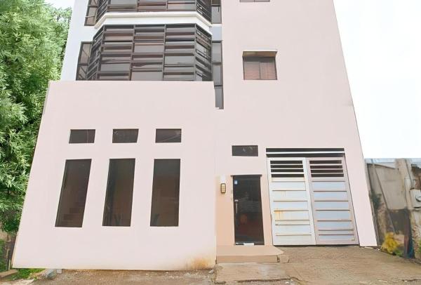 A la foto es mostra l'objecte Mambaling Pension House 2 situat a la ciutat de Basak.