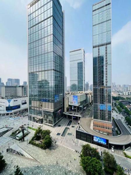A la foto es mostra l'objecte Yashan Tianlai S Hotel (Taikoo Li Chengdu Branch) situat a la ciutat de Chengdu.