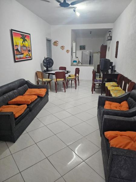 A la foto es mostra l'objecte Casa Mongaguá plataforma situat a la ciutat de Mongaguá.