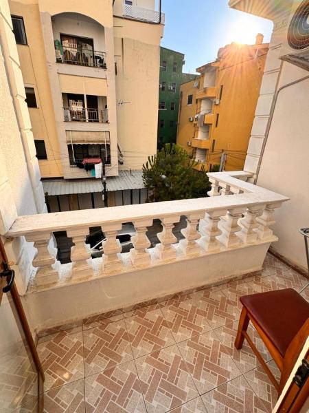 Na fotografii je vidět objekt Limi apartment 1 nacházející se ve městě Durrës.