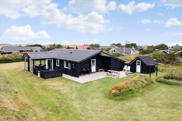 A la foto es mostra l'objecte 375-Hvide-Sande-Fyrmarken-81 situat a la ciutat de Hvide Sande.
