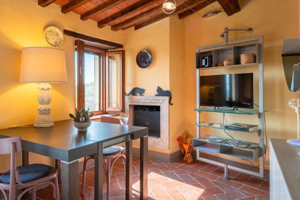 Small Rustic Apartment - Sinalunga