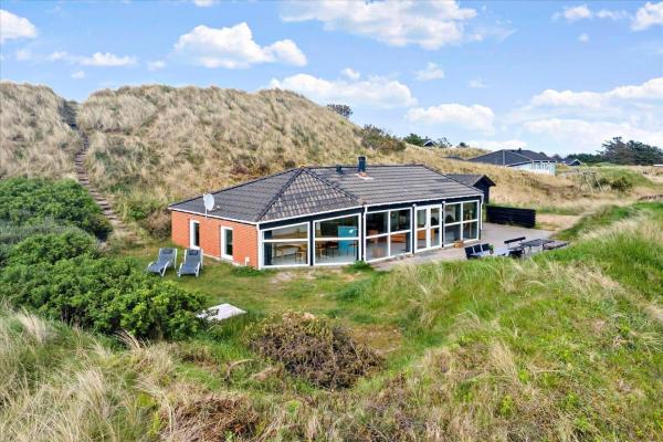 A la foto es mostra l'objecte 321-Hvide-Sande-Gammeleng-26 situat a la ciutat de Hvide Sande.