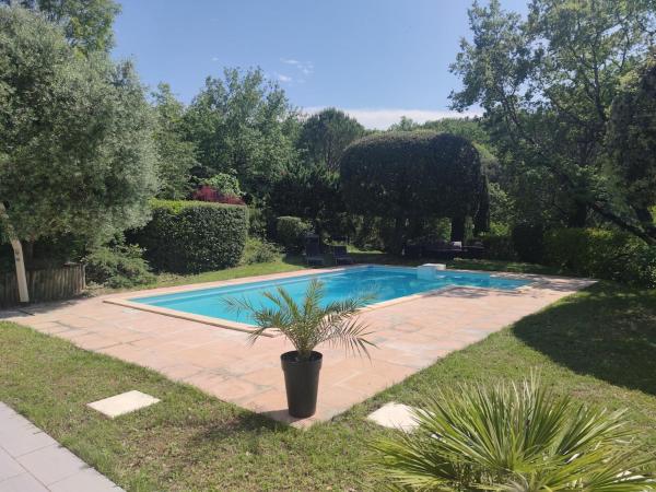 A la foto es mostra l'objecte Gîte L'Escapade Revéloise situat a la ciutat de Revel.