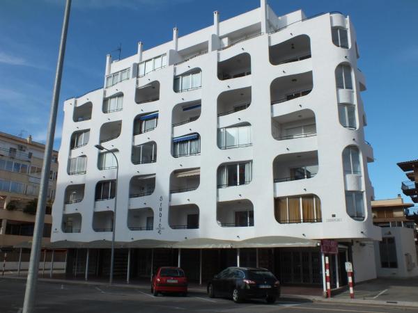 A la foto es mostra l'objecte Apartamento cómodo, 50m playa, 4 pers, terraza, TV, lavadora - ES-204-32 situat a la ciutat de Roses.