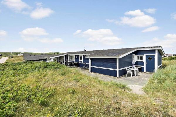 A la foto es mostra l'objecte 6642-Hvide-Sande-Julianevej-112 situat a la ciutat de Bjerregård.