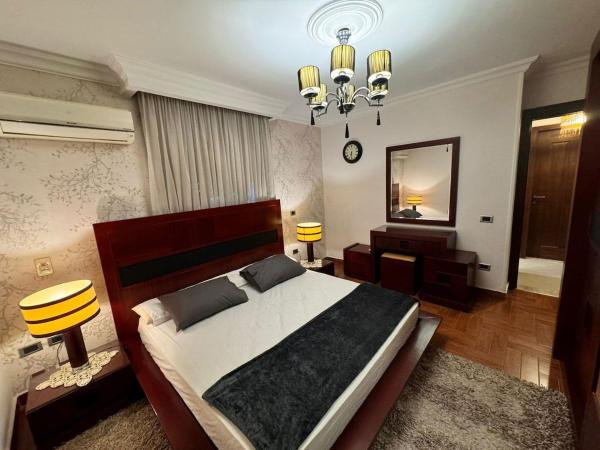 A la foto es mostra l'objecte Modern Cozy 2BR in El Nozha by Kemetland situat a la ciutat de El Caire.