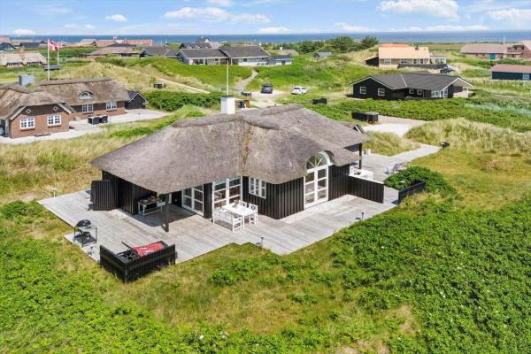 A la foto es mostra l'objecte 4463-Hvide-Sande-Strandkrogvejen-34 situat a la ciutat de Hvide Sande.