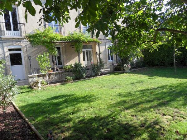 A la foto es mostra l'objecte La maison gourmande situat a la ciutat de Alzonne.