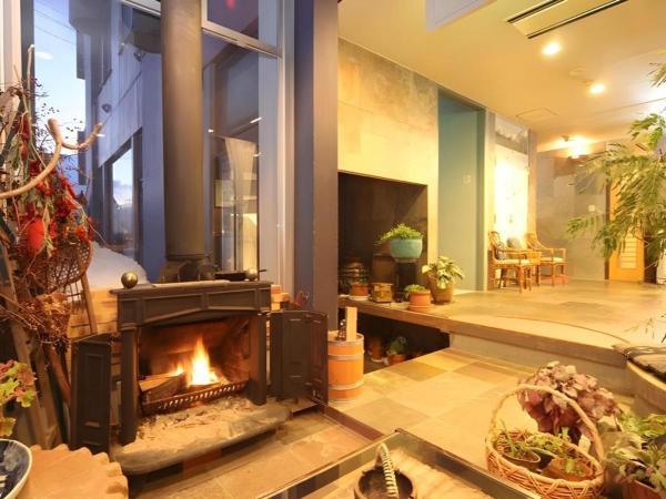 A la foto es mostra l'objecte Okanoue Hotel Miyagawa situat a la ciutat de Chikuni.