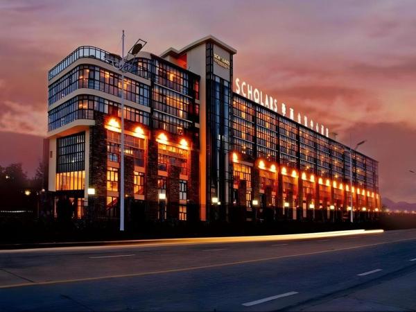 På bildet vises objektet Huangshan Scholars Conference Hotel som ligger i byen Xiuning.