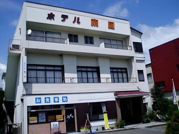 Auf dem Foto ist das Objekt Hotel Nagoku in der Stadt Saitsuno zu sehen.