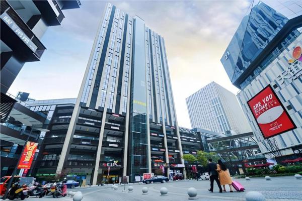 Na fotografii je vidět objekt City Comfort Inn Chongqing Daping Shidai Tianjie nacházející se ve městě Jiulongpo.
