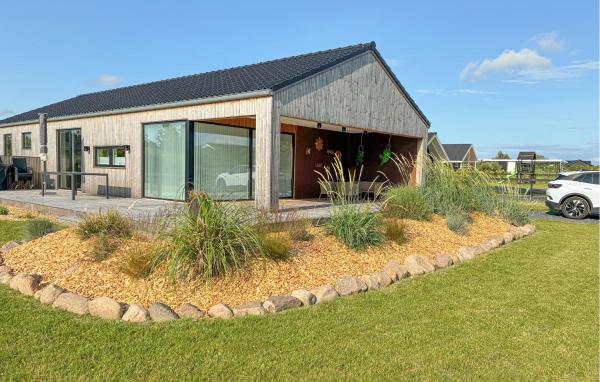 Op de foto is het object Cozy Home In Føllenslev With Wifi te zien, gelegen in de stad Føllenslev.