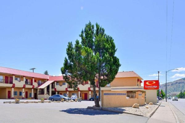Na foto é possível ver o objeto Econo Lodge Inn & Suites localizado na cidade de Durango.