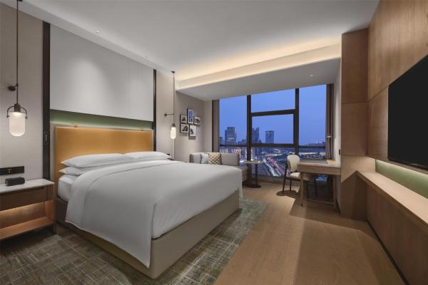 Chambre Lit King-Size Exécutive — 35 m² - Doubletree By Hilton Zhengzhou East