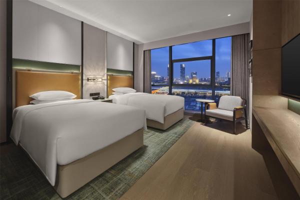 Chambre Lits Jumeaux — 35 m² - Doubletree By Hilton Zhengzhou East