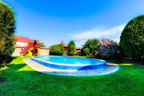 A la foto es mostra l'objecte Casa Mihai situat a la ciutat de Haţeg.
