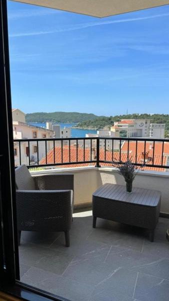A la foto es mostra l'objecte One bedroom apartment with sea view Becici situat a la ciutat de Bečići.