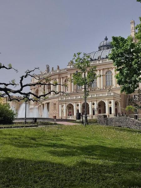 A la foto es mostra l'objecte Квартира біля Оперного Театру situat a la ciutat de Odessa.