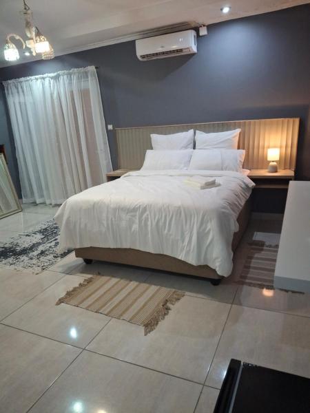 House6705 Air B&B, Maun Airport