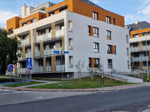 Miejski Las Apartament z 2 sypialniami ,garażem i tarasem, Kolobřeh