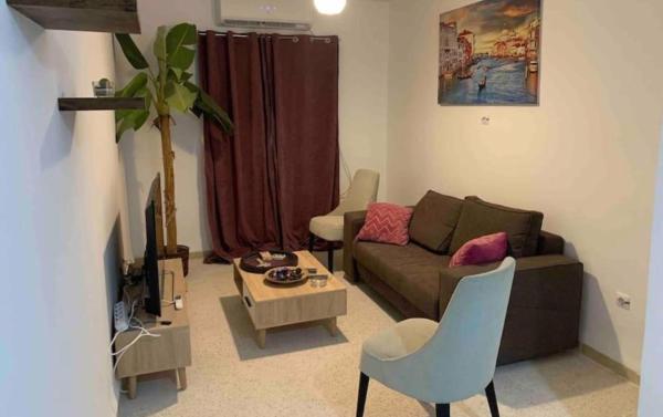 Na zdjęciu widoczny jest obiekt Appartement 5 lits 2 chambres Mimosa położony w mieście Staoueli.