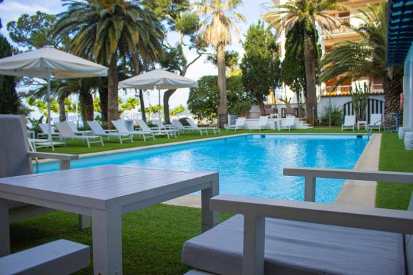 Nella foto è visibile l'oggetto Hotel Trias situato nella città di Palamós.