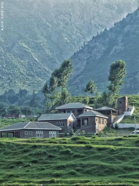 A la foto es mostra l'objecte Forest Valley Cottages Kalam by Khan Familia Travels situat a la ciutat de Kalām.