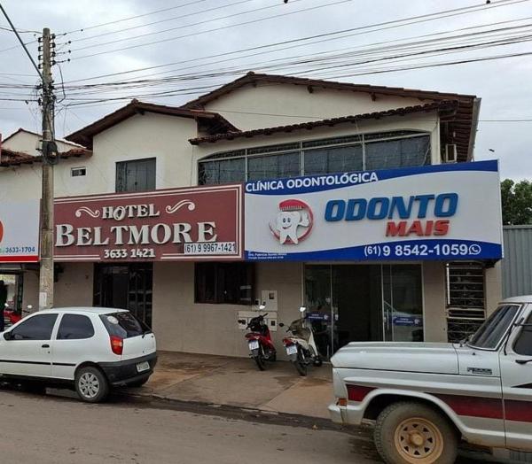 На фото показан объект hotel beltmore, расположенный в городе Padre Bernardo.