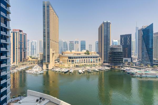 Cozy Marina Studio, Canal View with a Balcony, Dubai