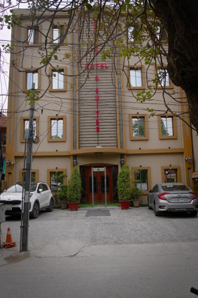 Neshaz Hotel & Suites, Lahore