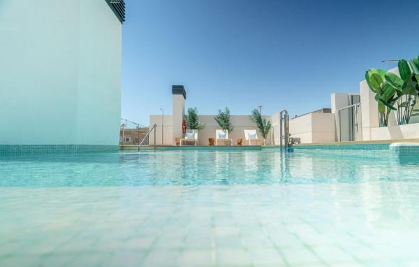 Elegant Urban Living By The Beach In Estepona - Estepona
