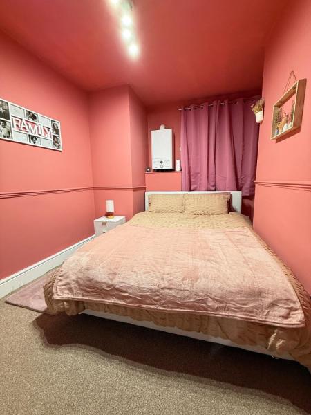 A la foto es mostra l'objecte The Rosy Retreat By Station situat a la ciutat de Cambridge.