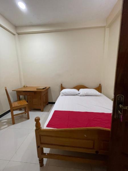 A la foto es mostra l'objecte Kumar inn situat a la ciutat de Jaffna.