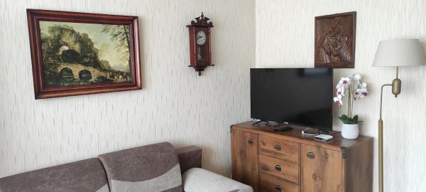 Na zdjęciu widoczny jest obiekt Apartament z widokiem na góry położony w mieście Stolec.