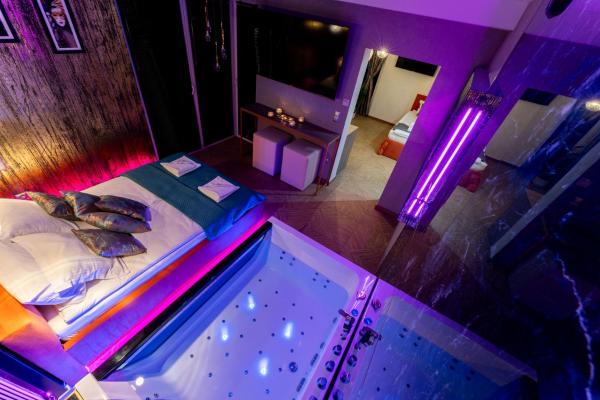 Auf dem Foto ist das Objekt Stacja Galicja Rooms blisko Energylandia in der Stadt Trzebieńczyce zu sehen.