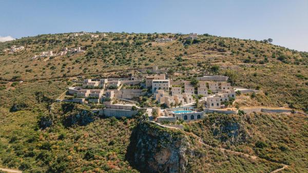 A la foto es mostra l'objecte Limeni Village situat a la ciutat de Limeni.