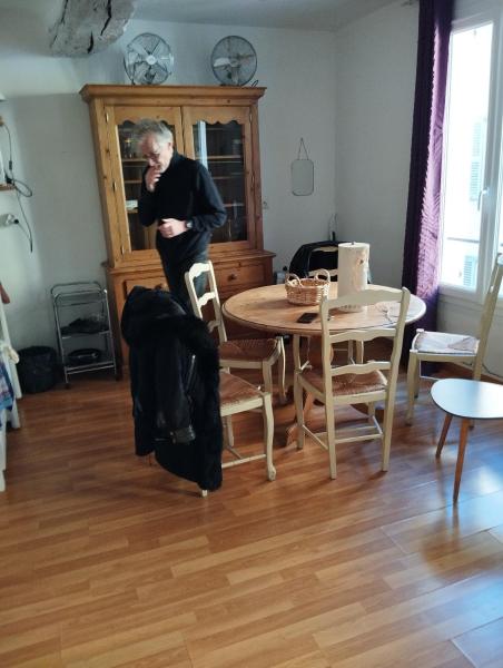 A la foto es mostra l'objecte Appartement d'Artiste situat a la ciutat de Cotignac.