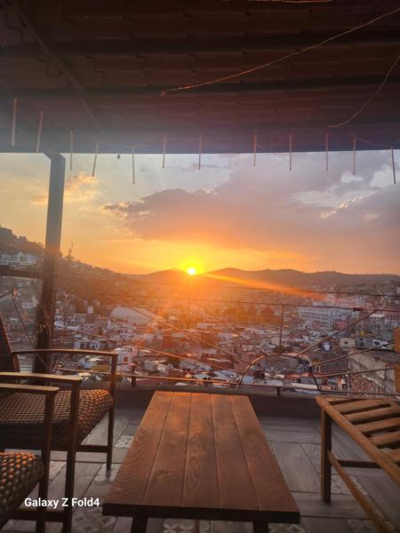 A la foto es mostra l'objecte Casa De Linda Vista situat a la ciutat de Guanajuato.