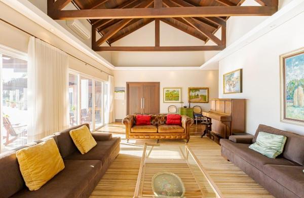 A la foto es mostra l'objecte Solar House - Passaúna, Curitiba situat a la ciutat de Ferraria.