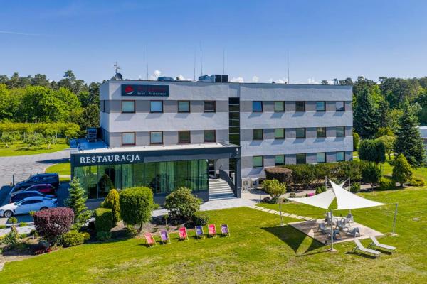 Nella foto è visibile l'oggetto Hotel Aviator situato nella città di Zakrzów.