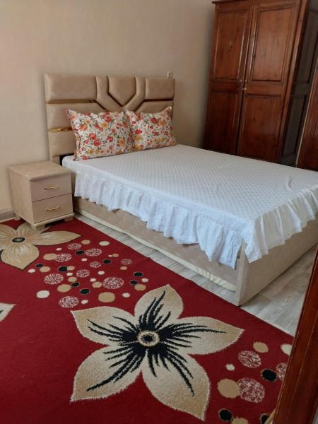 Na fotografii je vidět objekt Appartement massira nacházející se ve městě Mrhila.