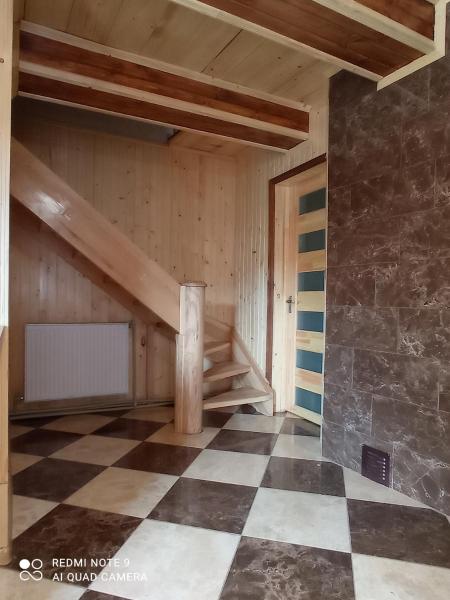 På billedet ses objektet Садиба біля річки beliggende i byen Zhdenijevo.