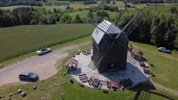 Nella foto è visibile l'oggetto Wiatrak situato nella città di Ramleje.